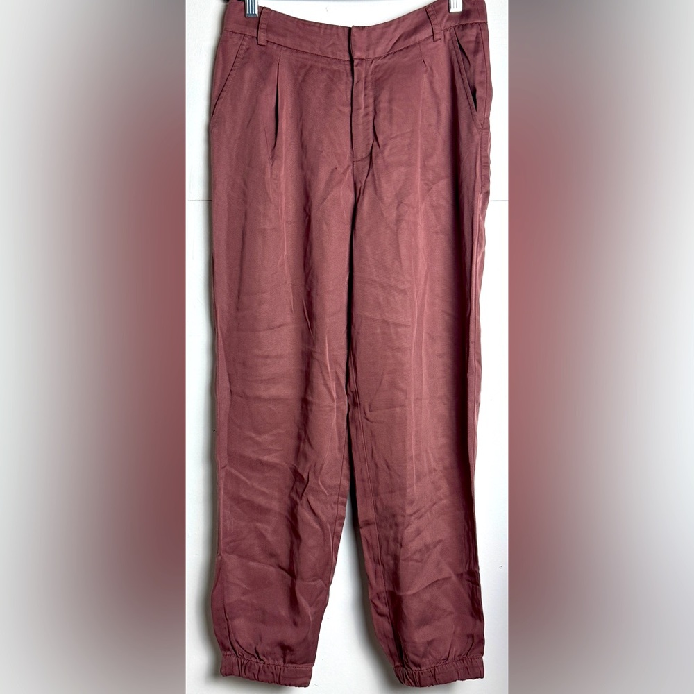 F21 Fuschia Slacks/jogger Style